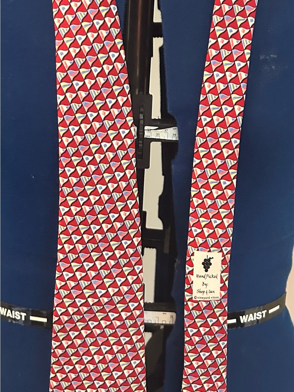 BRAND NEW WITHOUT TAGS Kid’s Red Patterned Men's Tie - Vineyard Vines